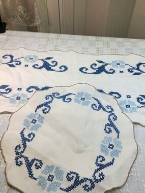 2 Blue Floral Embroidered Linen Doily and Runner Set